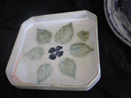 Au grès des saisons | Plateaux au grès des saisons plateaux feuilles fleurs vaisselle créations